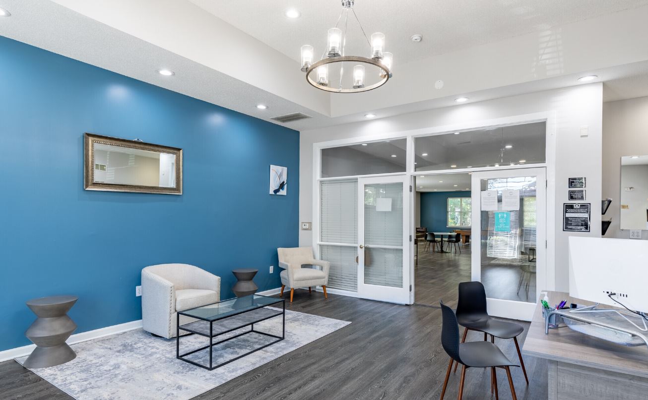 Terraces & Highbury Court The Multifamily Advisory Group at Cushman